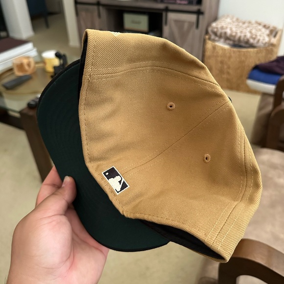 New Era Fitted Angels Hat - Picture 3 of 4